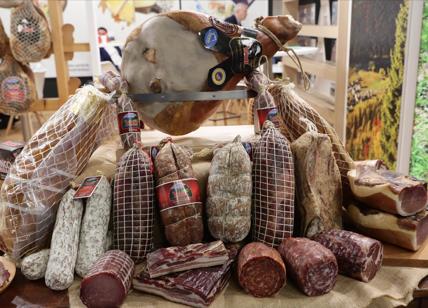 Allarme listeria e salmonella nei salami, ritirati tre marchi: ecco quali