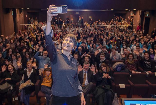 Samantha Cristoforetti incontra gli studenti al Museo della Scienza di Milano