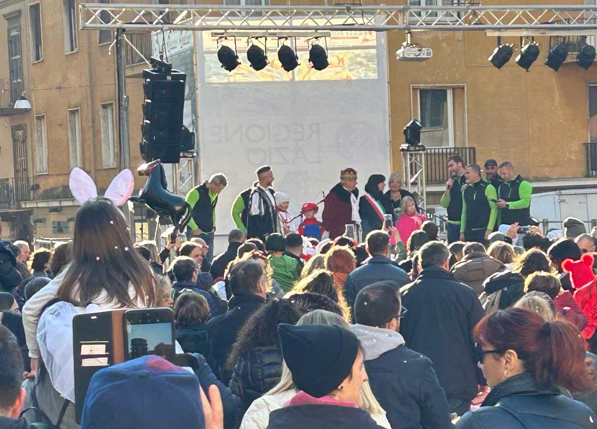 La consegna delle chiavi con la sindaca Sbardella La consegna delle chiavi con la sindaca Sbardella