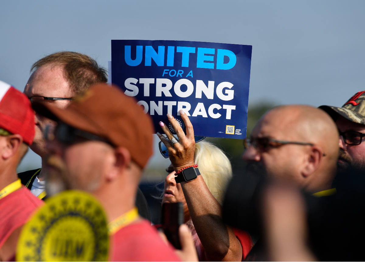 Stand Up, the historic strike that ignites the American auto sector