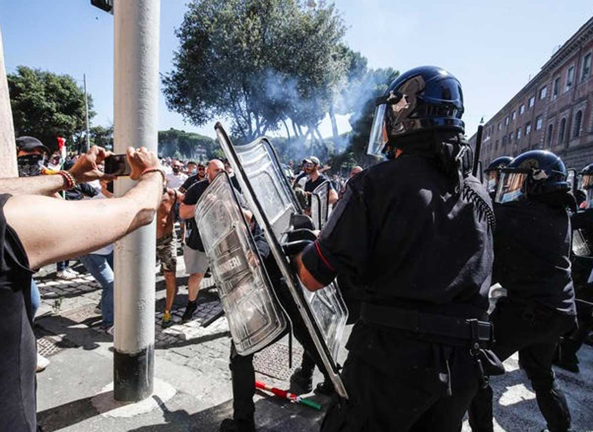 Scontri no vax Circo Massimo giugno 2020 Scontri no vax Circo Massimo giugno 2020