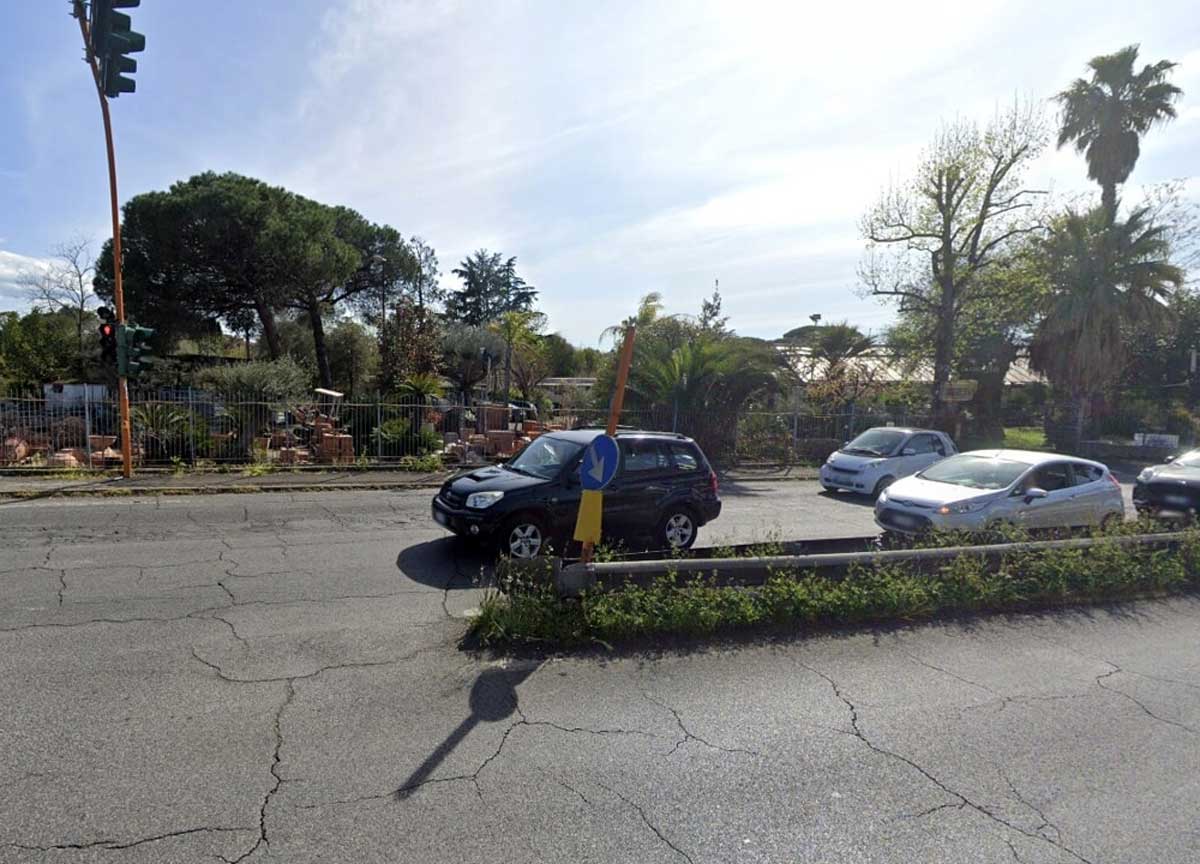 Il semaforo di via Tuscolana Il semaforo di via Tuscolana