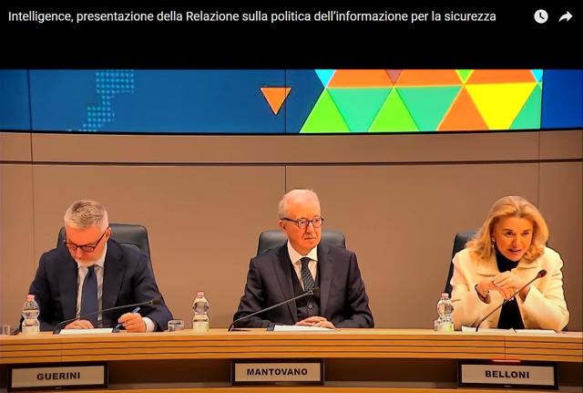 Da destra a sinistra il presidente del Copasir Lorenzo Guerini, il sottosegretario alla presidenza del Consiglio Alfredo Mantovano e la direttrice del Dis Elisabetta Belloni