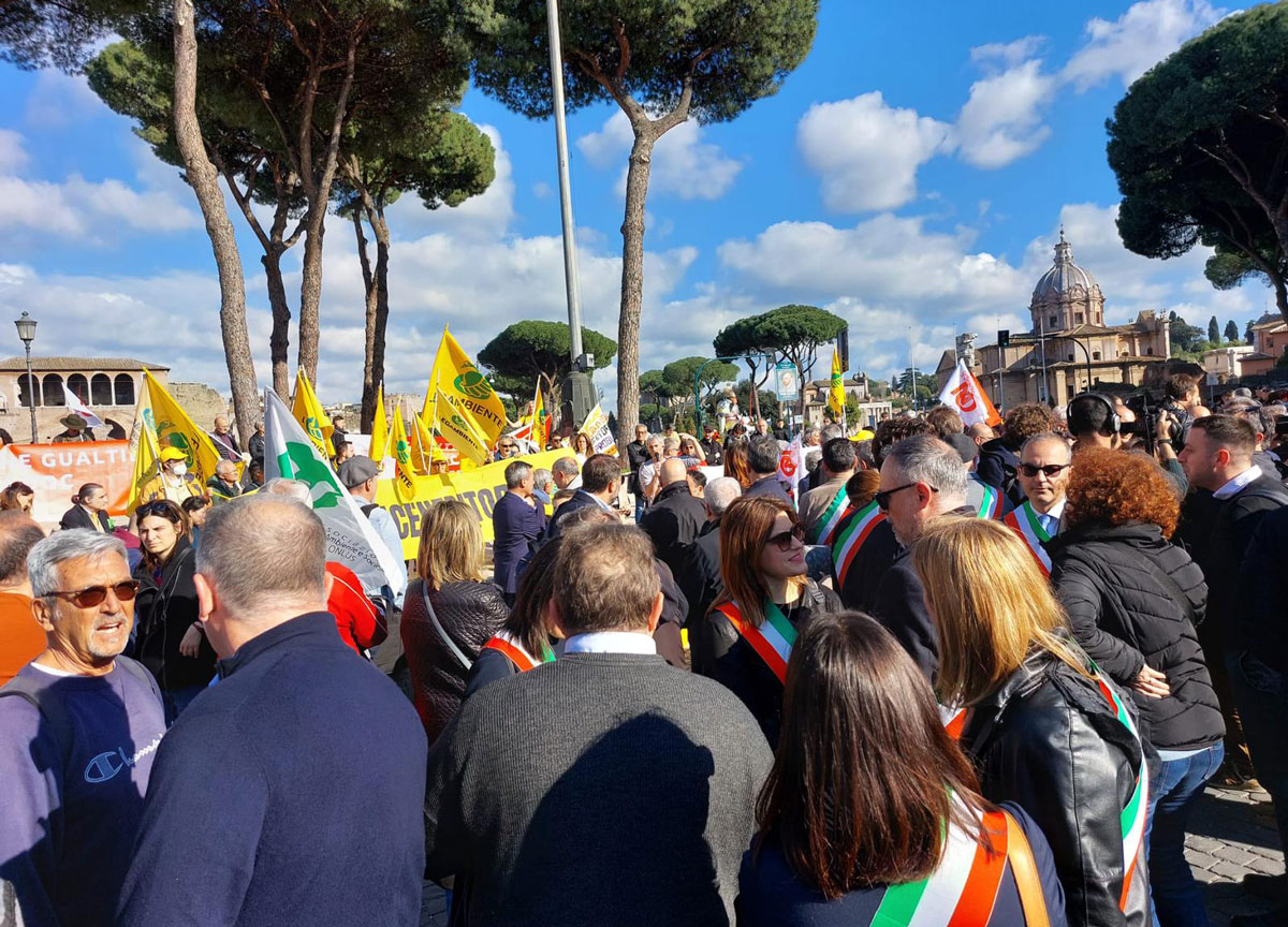 Sit in Roma contro inceneritore Sit in Roma contro inceneritore