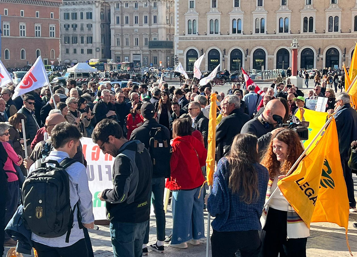 Sit in Roma contro inceneritore Sit in Roma contro inceneritore