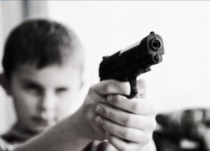 Usa, ennesima tragedia armata: bambino di 7 anni spara e uccide uno di 5