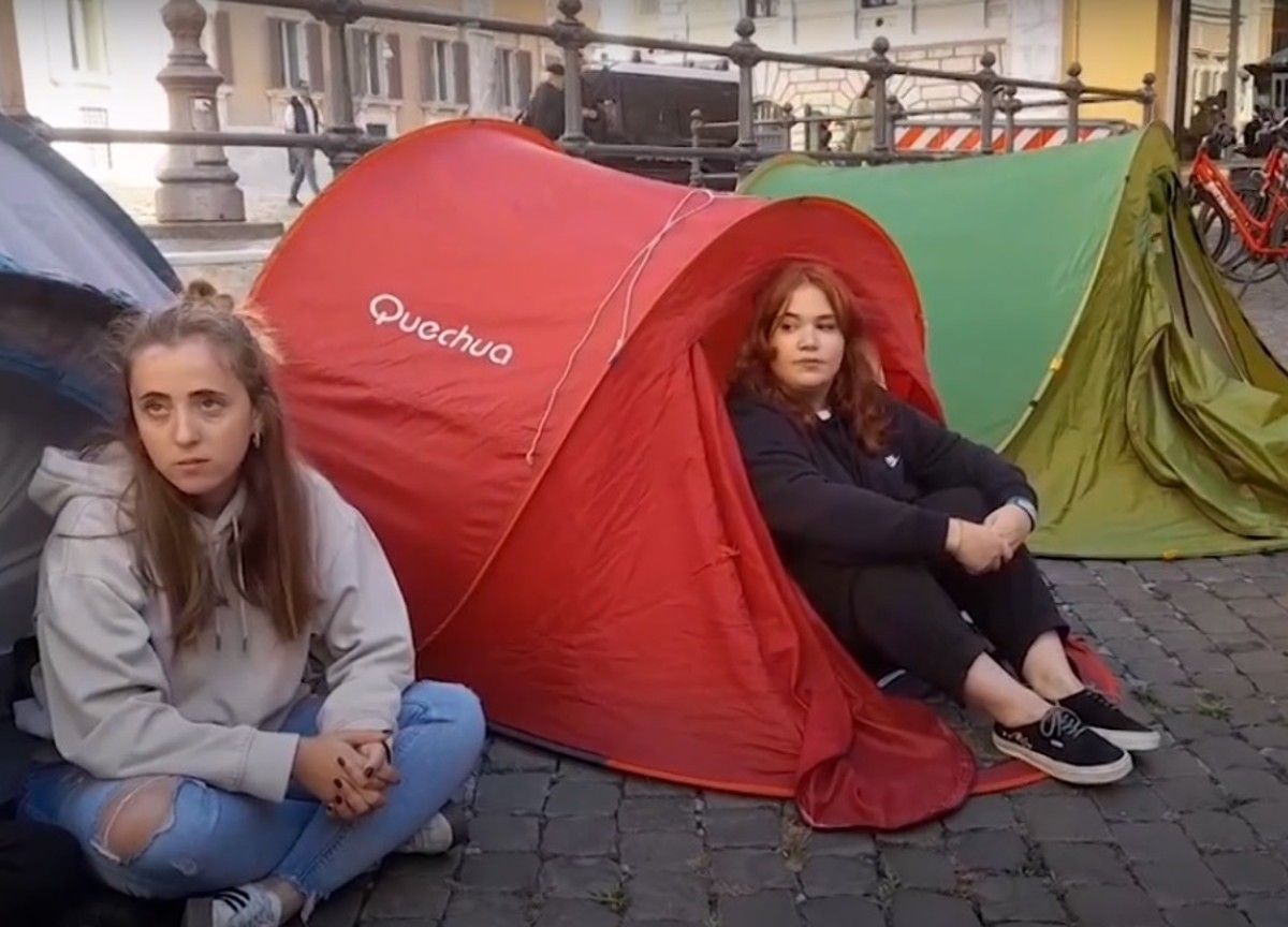 Studenti accampati a Montecitorio