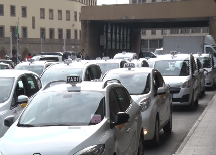 Bando per 450 nuove licenze taxi del comune di Milano
