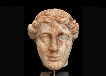 Roma, restituita dopo 45 anni testa di marmo rubata da Villa Albani Torlonia