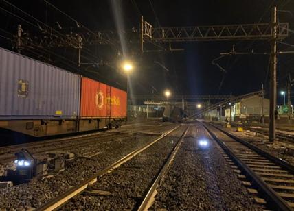 Deraglia carro merci, disagi su Intercity Milano-Salerno