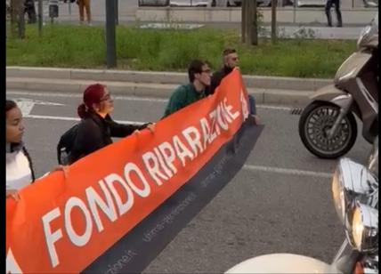 Ultima Generazione protesta ancora a Milano: bloccata una strada a City Life