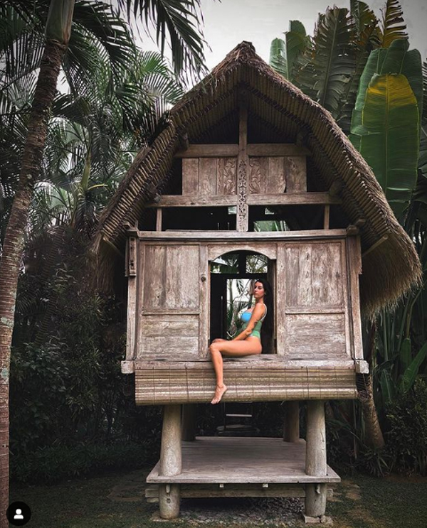 Valentina Vignali in Indonesia (Instagram valentinavignali) Valentina Vignali in Indonesia (Instagram valentinavignali)