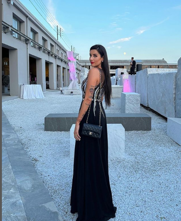 Valentina Vignali a Forte dei Marmi (Instagram valentinavignali) Valentina Vignali a Forte dei Marmi (Instagram valentinavignali)