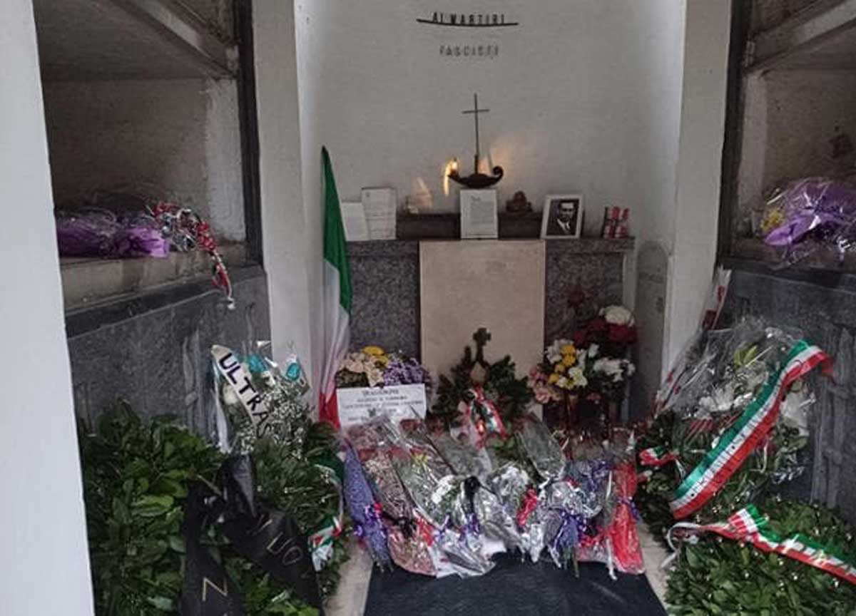 I fiori portati nel sacrario del verano
