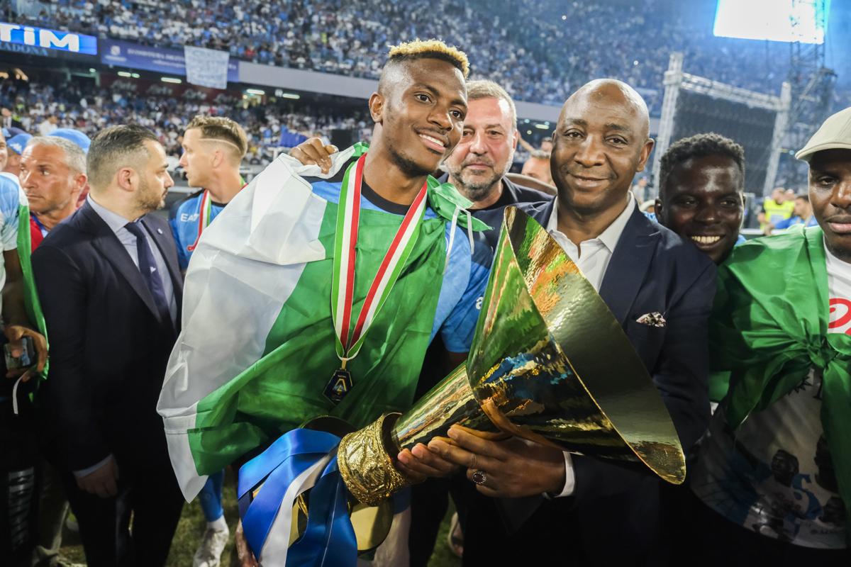 Viktor Osimhen, scudetto e capocannoniere: annata d'oro da leader del Napoli (foto Lapresse) Viktor Osimhen, scudetto e capocannoniere: annata d'oro da leader del Napoli (foto Lapresse)
