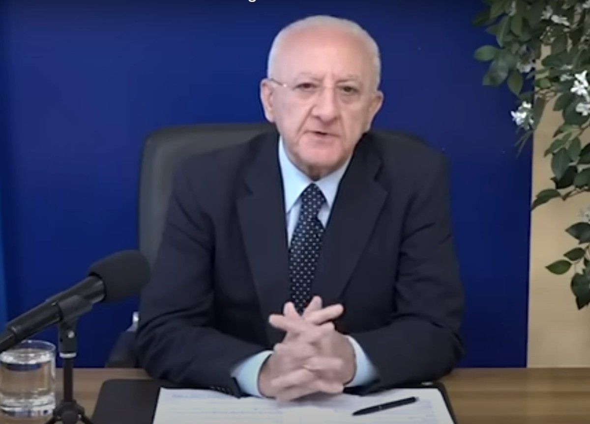 Vincenzo De Luca presidente regione Campania Vincenzo De Luca presidente regione Campania