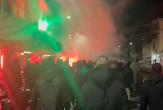 Milano: scontri tra tifosi del Psg e del Milan Milano: scontri tra tifosi del Psg e del Milan