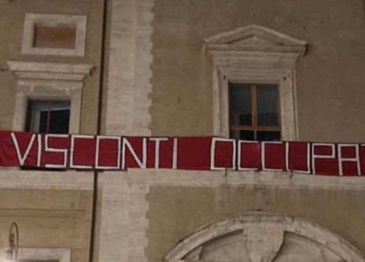 Il liceo Visconti occupato Il liceo Visconti occupato