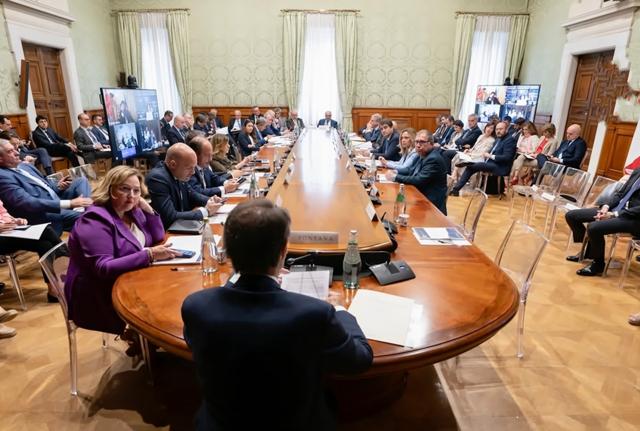 Pnrr, Meloni presiede la cabina di regia a Palazzo Chigi Pnrr, Meloni presiede la cabina di regia a Palazzo Chigi
