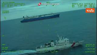 La Guardia Costiera scorta nave Golar Tundra a Piombino