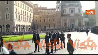 "Grande Presidente", La Russa arriva all'Altare della Patria accolto dagli applausi