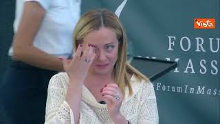 Meloni scherza: Ai leader del G7 in Puglia faremo fare le mozzarelle