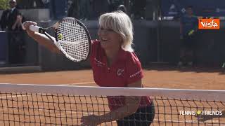 Successo e tanti Vip alla raccolta di sangue di DonatoriNati Polizia di Stato e Tennis and Friends