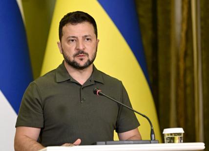Zelensky a New York: "Putin come Hitler". Ucraina, parte nave carica di grano
