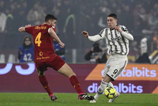Vlahovic - Cristante (foto Lapresse) Vlahovic - Cristante (foto Lapresse)