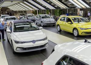 Volkswagen, pianifica la produzione in Germania fino al 2028