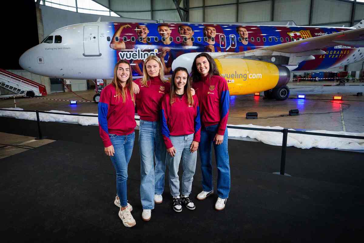 Vueling e FC Barcellona presentano il nuovo aereo del Barça femminile Vueling e FC Barcellona presentano il nuovo aereo del Barça femminile