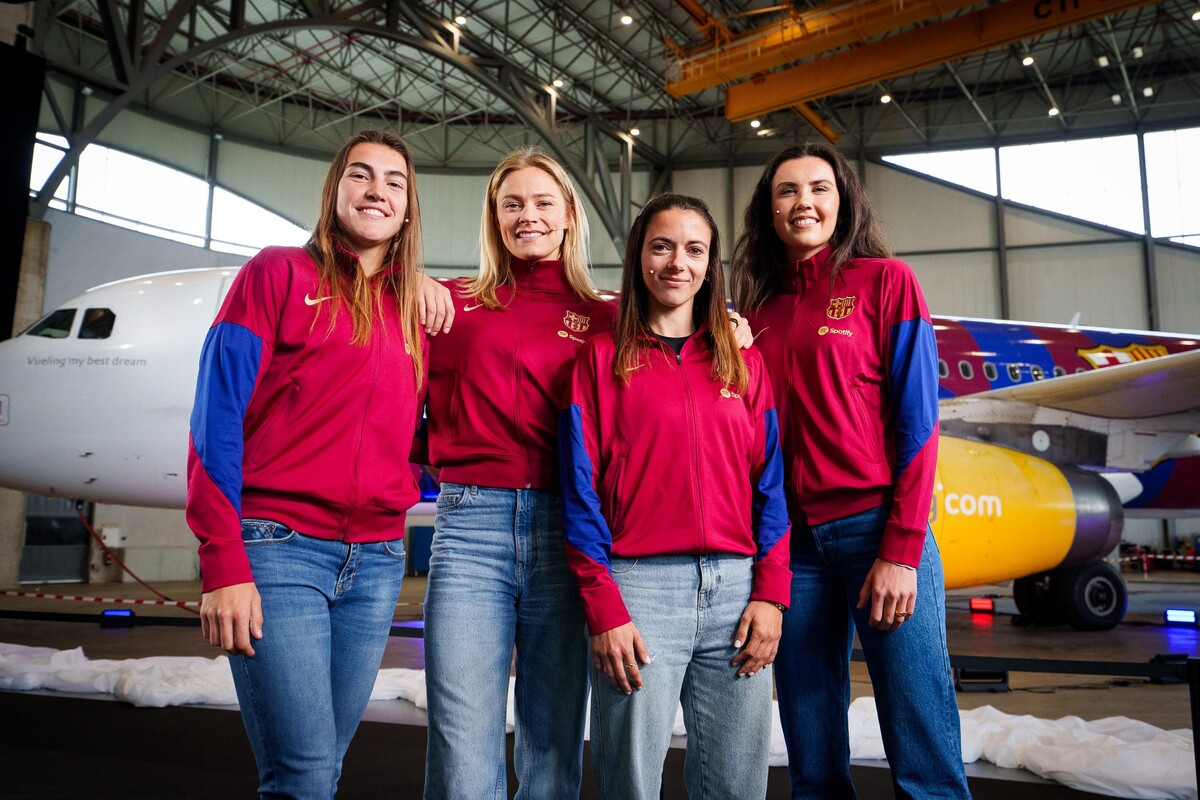 Vueling e FC Barcellona presentano il nuovo aereo del Barça femminile Vueling e FC Barcellona presentano il nuovo aereo del Barça femminile