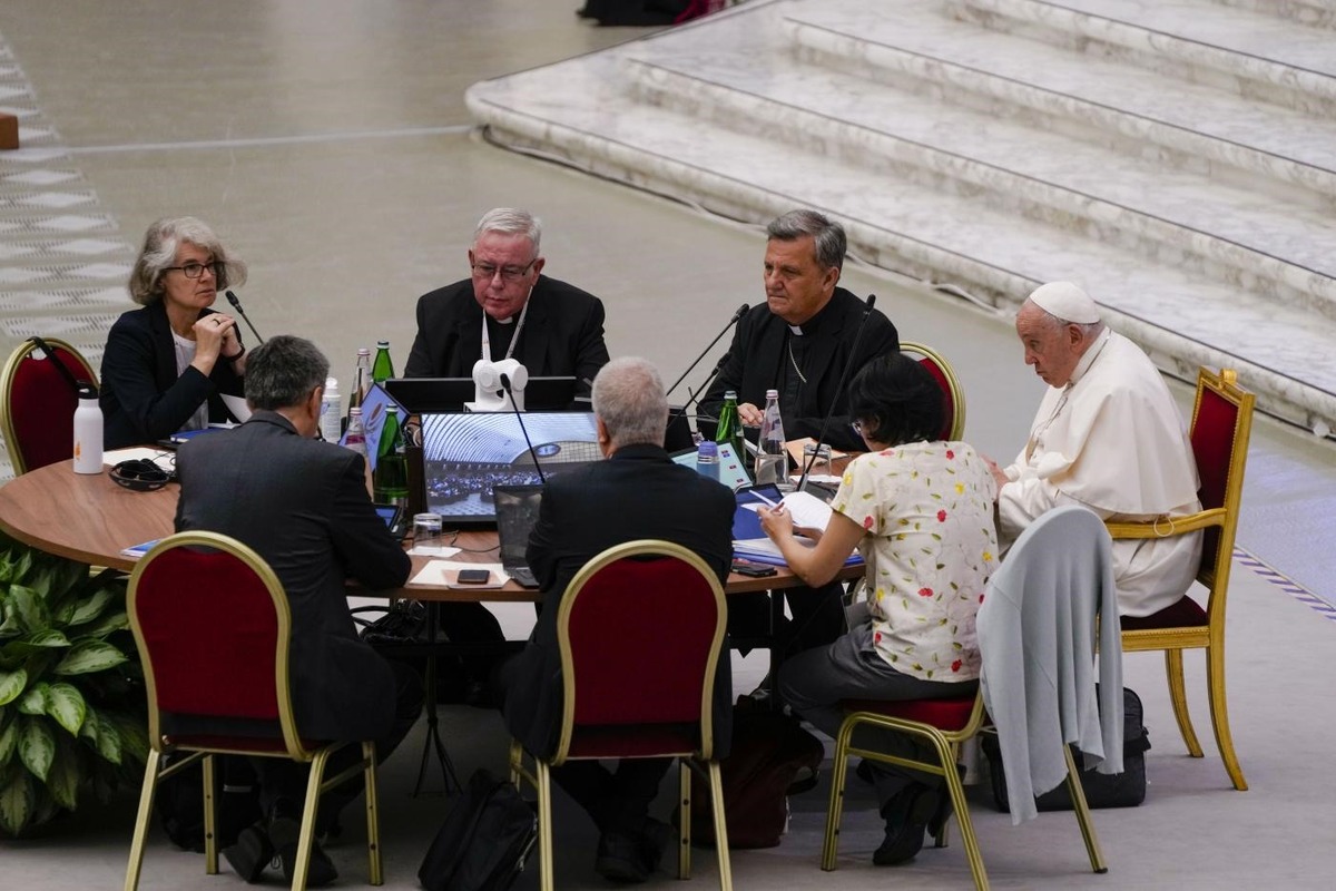 Papa Francesco durante il Sinodo dei Vescovi - 20esima Congregazione General Papa Francesco durante il Sinodo dei Vescovi - 20esima Congregazione General