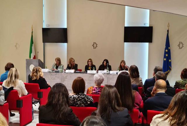 Convegno dedicato alle molestie e violenze sul lavoro Convegno dedicato alle molestie e violenze sul lavoro