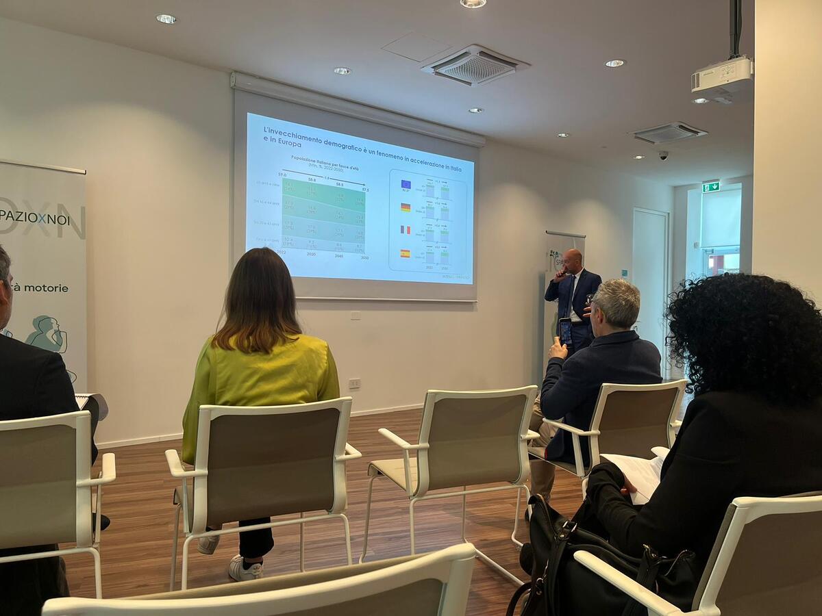 Intesa Sanpaolo lancia SPAZIOXNOI, un luogo di socialità per gli over 65 Intesa Sanpaolo lancia SPAZIOXNOI, un luogo di socialità per gli over 65