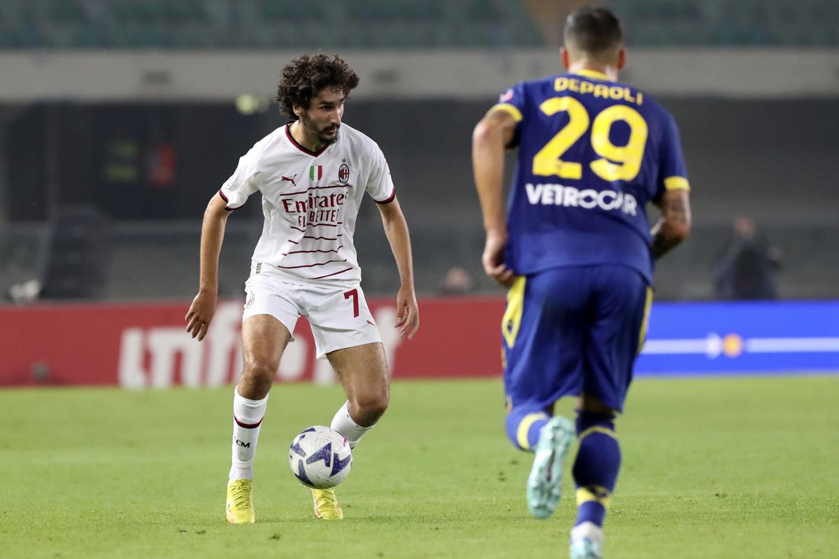 Yacine Adli in Verona-Milan dello scorso campionato (foto Lapresse) Yacine Adli in Verona-Milan dello scorso campionato (foto Lapresse)