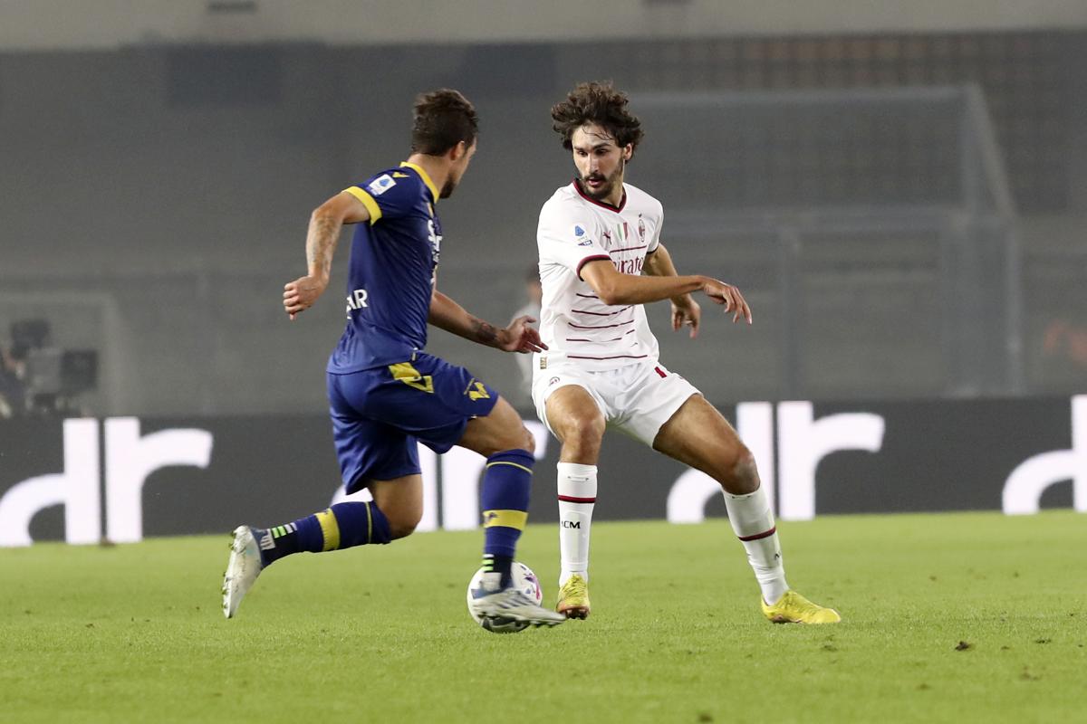 Yacine Adli in Verona-Milan dello scorso campionato (foto Lapresse) Yacine Adli in Verona-Milan dello scorso campionato (foto Lapresse)