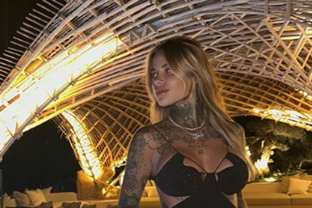 Zoe Cristofoli, lady Theo Hernandez mozzafiato in abito da sera (Instagram zoe_cristofoli)