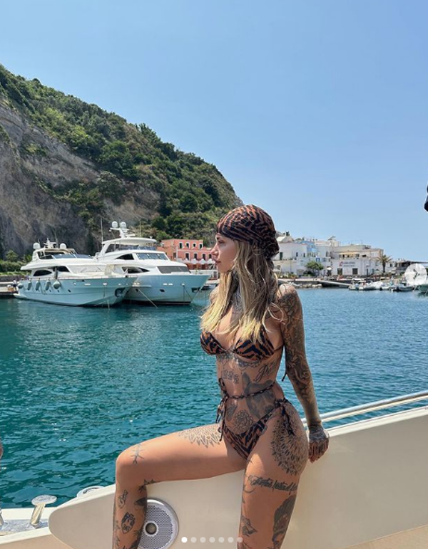 Zoe Cristofoli, lady Theo Hernandez mozzafiato a Ischia (Instagram zoe_cristofoli) Zoe Cristofoli, lady Theo Hernandez mozzafiato a Ischia (Instagram zoe_cristofoli)