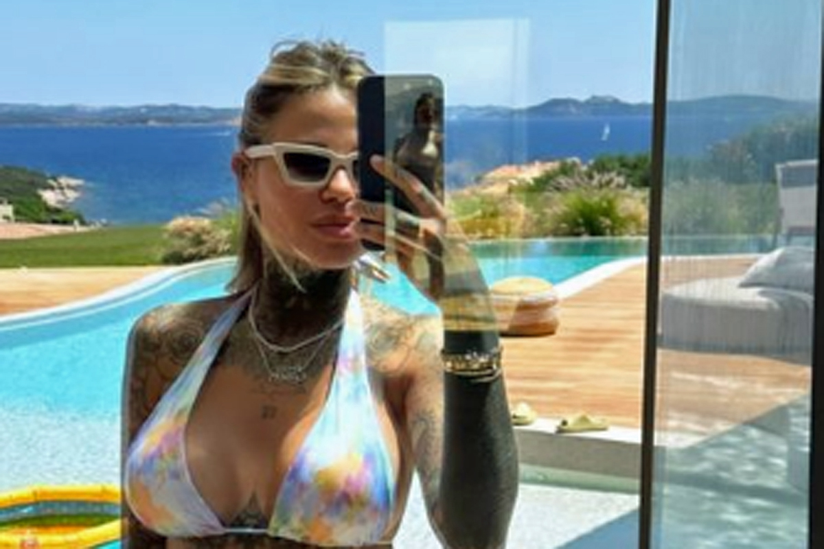 zoe cristofoli bikini lady theo hernandez