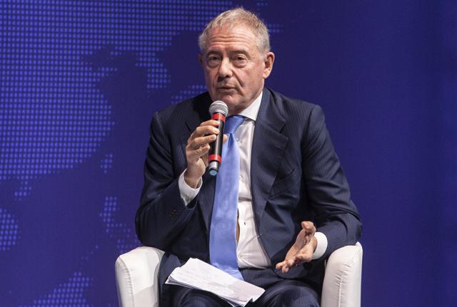 Urso: "Ex Ilva di Taranto? La produzione non andrà a Genova, ma in Puglia si rischia lo stop senza le autorizzazioni ambientali"