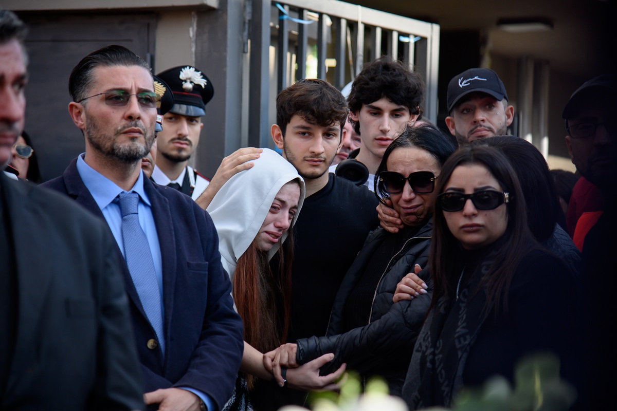 Rozzano, i funerali di Manuel Mastrapasqua Rozzano, i funerali di Manuel Mastrapasqua