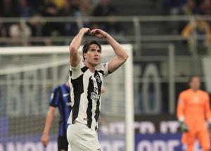 Calciomercato, Milan-Vlahovic depistaggio? Il re del mercato svela il primo obiettivo dell'attacco. Chiesa rossonero: si puÃ². E la Juventus... Trattative/Rumor