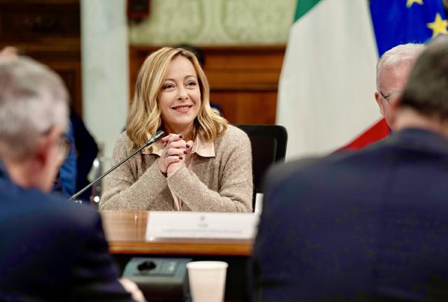 Chigi, incontro governo-sindacati con la premier Giorgia Meloni Chigi, incontro governo-sindacati con la premier Giorgia Meloni