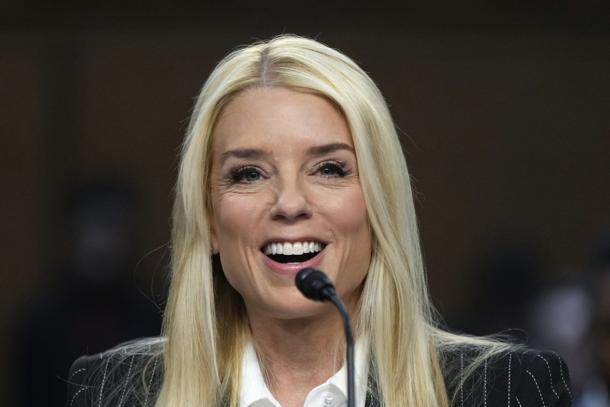 Segretaria alla Giustizia: Pam Bondi Segretaria alla Giustizia: Pam Bondi