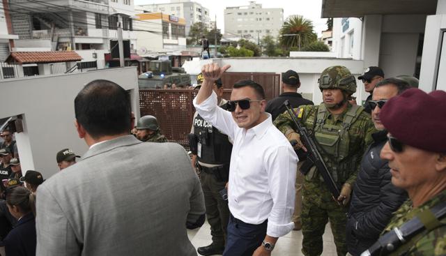 Ecuador al voto per le elezioni presidenziali Ecuador al voto per le elezioni presidenziali