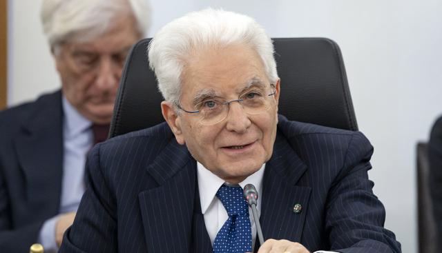 Mattarella impartisce una nuova lezione: "Senza lavoro e salario degno niente pace e giustizia sociale"