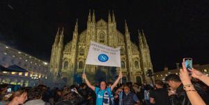 Napoli scudetto piazza Duomo Milano