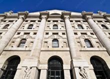 Borsa, Europa incerta in attesa dei negoziati Usa-Ue sui dazi. Piazza Affari chiude piatta, in calo Stellantis