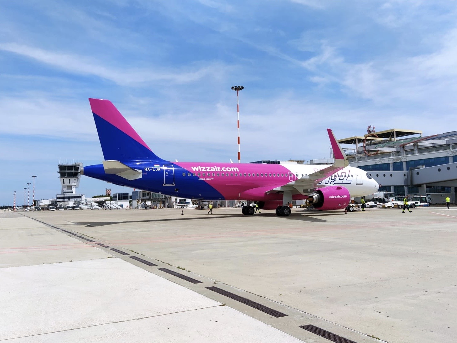https://www.affaritaliani.it/static/upl2024/aere/0001/aereo-wizz1.jpg